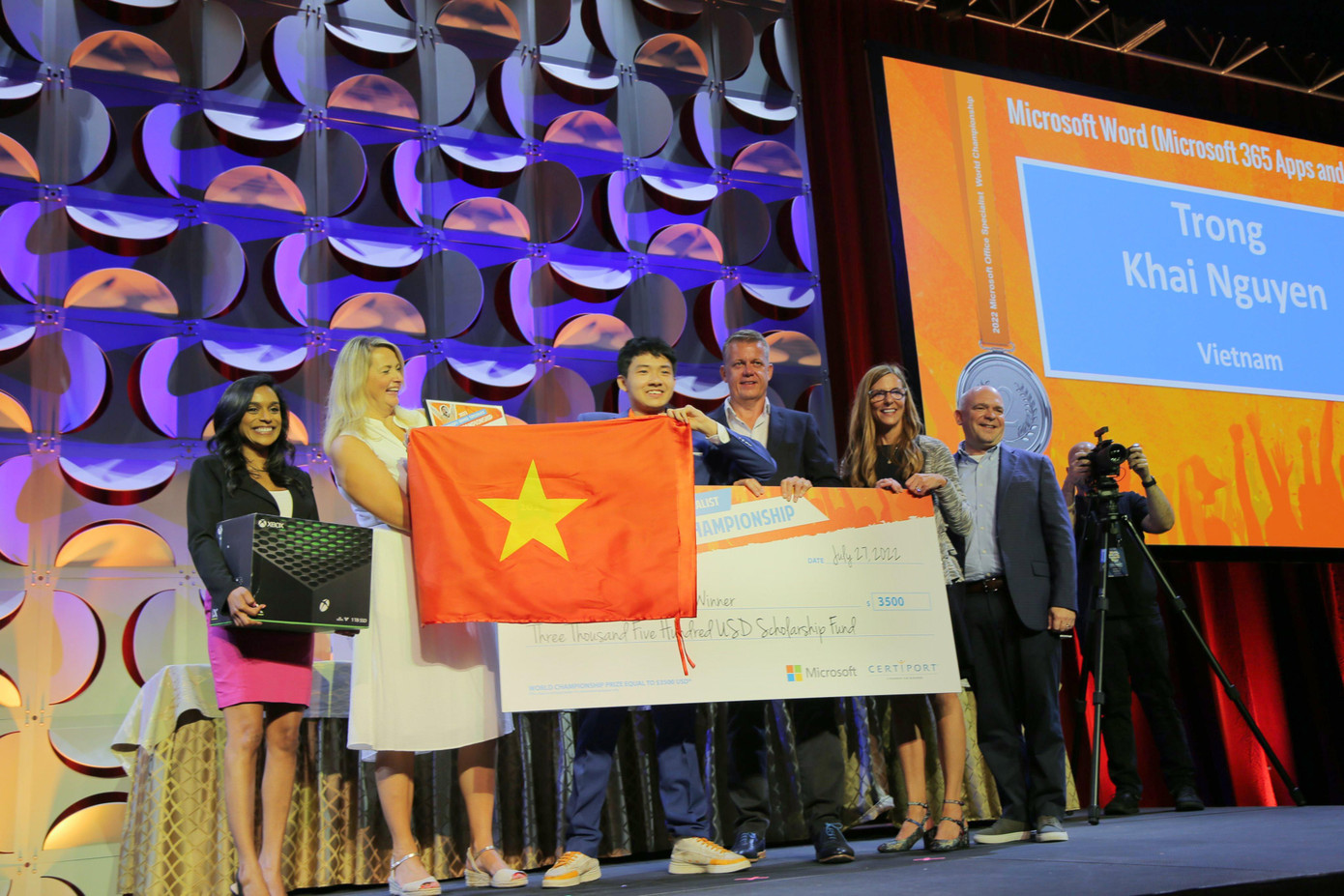 Em Nguyễn Trọng Khải nhận Huy chương Bạc thế giới môn Microsoft Word 365 Apps và Office 2019 Em Nguyễn Trọng Khải nhận Huy chương Bạc thế giới môn Microsoft Word 365 Apps và Office 2019