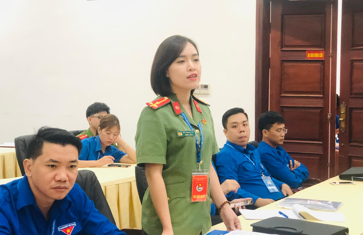 Các đại biểu thảo luận tại diễn đàn số 1 Các đại biểu thảo luận tại diễn đàn số 1