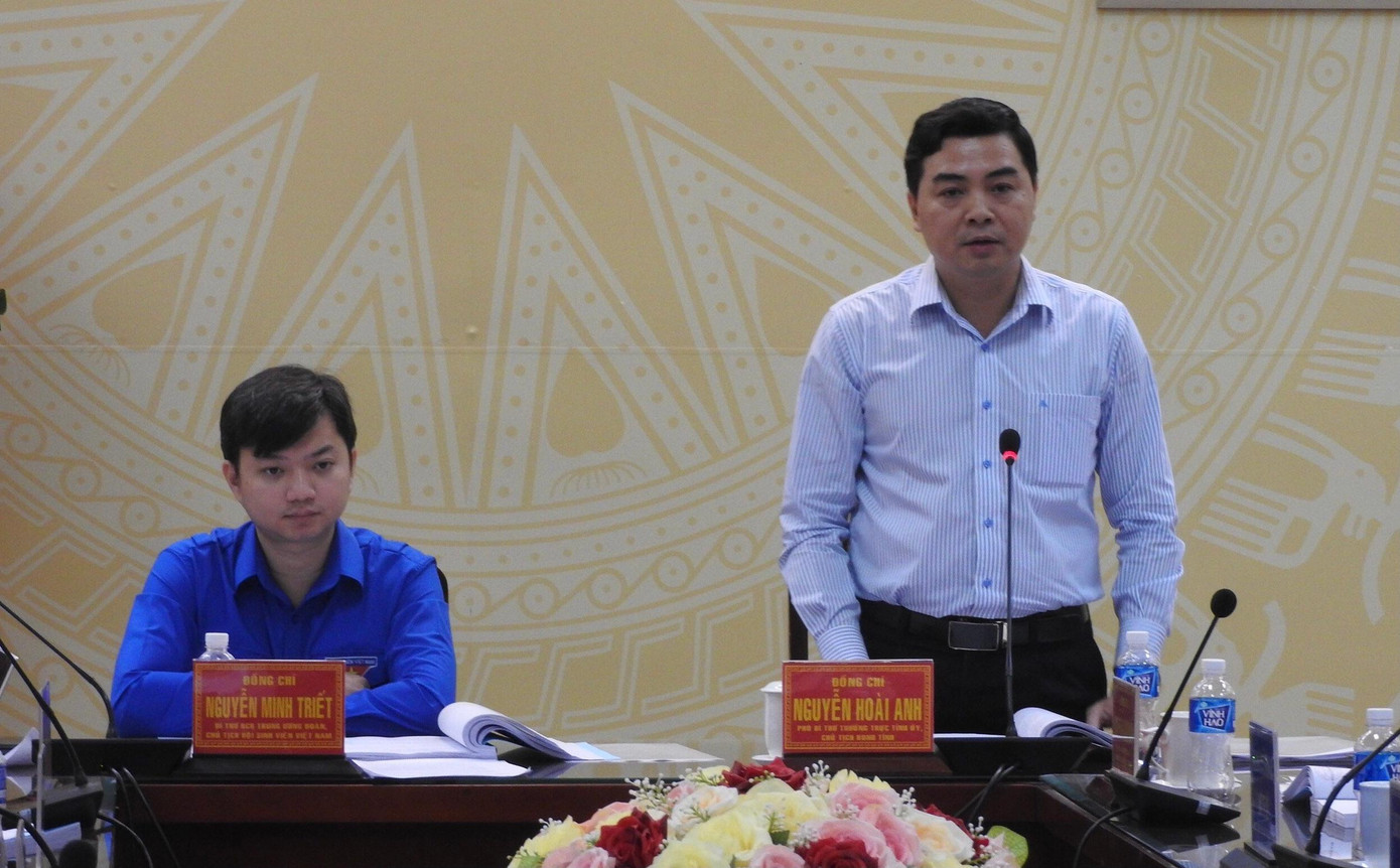 Ông Nguyễn Hoài Anh, Uỷ viên Dự khuyết T.Ư Đảng, Phó Bí thư Thường trực Tỉnh uỷ, Chủ tịch HĐND tỉnh Bình Thuận phát biểu tại buổi làm việc Ông Nguyễn Hoài Anh, Uỷ viên Dự khuyết T.Ư Đảng, Phó Bí thư Thường trực Tỉnh uỷ, Chủ tịch HĐND tỉnh Bình Thuận phát biểu tại buổi làm việc