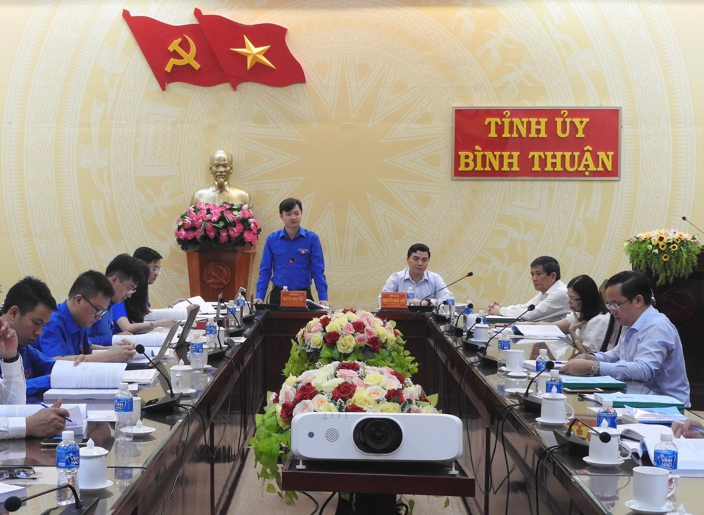 Anh Nguyễn Minh Triết, Bí thư T.Ư Đoàn, Chủ tịch T.Ư Hội SVVN, Tổ trưởng Tổ công tác chỉ đạo đại hội điểm Cụm miền Đông Nam Bộ tại buổi làm việc duyệt Đại hội Đoàn tỉnh Bình Thuận Anh Nguyễn Minh Triết, Bí thư T.Ư Đoàn, Chủ tịch T.Ư Hội SVVN, Tổ trưởng Tổ công tác chỉ đạo đại hội điểm Cụm miền Đông Nam Bộ tại buổi làm việc duyệt Đại hội Đoàn tỉnh Bình Thuận