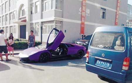 Những siêu xe màu 'cực độc' khiến dân sành mê mẩn ảnh 3 Lamborghini LP670 nổi bật giữa đường phố Trung Quốc với sắc tím mê hoặc