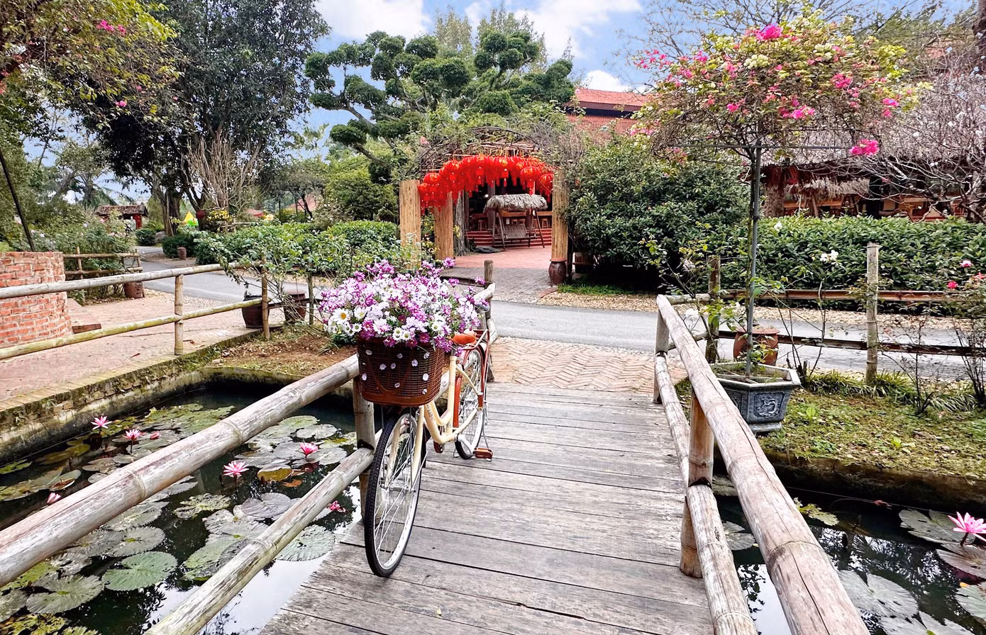Nhiều du khách đánh giá, Thảo Viên resort là điểm đến hấp dẫn cho ngày cuối tuần gần Hà Nội, nơi lý tưởng để sum vầy, vui vẻ bên gia đình, bạn bè và tổ chức những cuộc hội thảo, hội nghị quan trọng với đối tác trong một không gian vừa sang trọng vừa gần gũi với thiên nhiên, cùng phong cách phục vụ nhiệt tình, chu đáo và hệ thống cơ sở vật chất hiện đại tiện nghi của khu nghỉ dưỡng mang đẳng cấp quốc tế…
