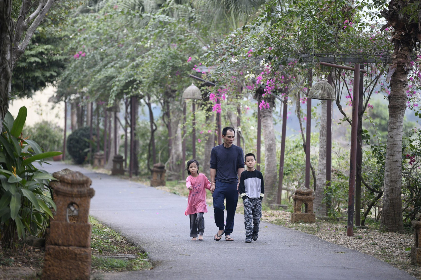 Thảo Viên resort là một quần thể nghỉ dưỡng với khuôn viên rộng hơn 20 ha, từ lâu đã trở thành địa điểm nghỉ ngơi, thư giãn cuối tuần được nhiều du khách lựa chọn vì chỉ cách trung tâm Hà Nội khoảng 40 km (gần 1 giờ đồng hồ lái xe).