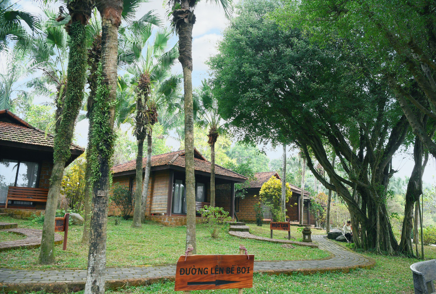 Nhiều du khách đánh giá, Thảo Viên resort là điểm đến hấp dẫn cho ngày cuối tuần gần Hà Nội, nơi lý tưởng để sum vầy, vui vẻ bên gia đình, bạn bè và tổ chức những cuộc hội thảo, hội nghị quan trọng với đối tác trong một không gian vừa sang trọng vừa gần gũi với thiên nhiên, cùng phong cách phục vụ nhiệt tình, chu đáo và hệ thống cơ sở vật chất hiện đại tiện nghi của khu nghỉ dưỡng mang đẳng cấp quốc tế…