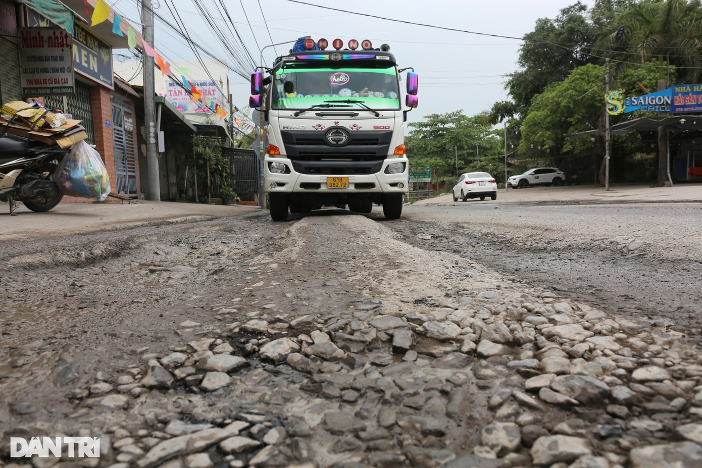 Theo UBND TP Biên Hòa, từ năm 2022 đến nay, trên tuyến đường này xảy ra 5 vụ tai nạn giao thông làm chết 3 người, 2 người bị thương, chưa kể nhiều vụ té ngã khác.