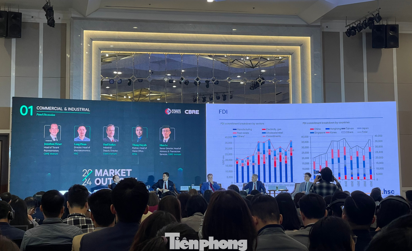 Giá bán chung cư ở cả Hà Nội và TP HCM vẫn đang neo ở mức cao. Giá bán chung cư ở cả Hà Nội và TP HCM vẫn đang neo ở mức cao.