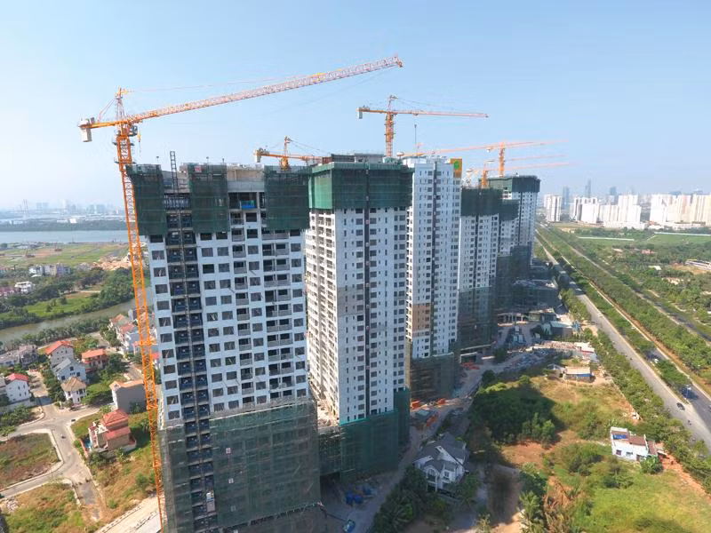 Theo VARS, doanh nghiệp địa ốc vẫn phải đối mặt với tình trạng khát tiền do đó cần khơi thông các kênh vốn đang gặp thách thức để thị trường hồi phục và phát triển. Theo VARS, doanh nghiệp địa ốc vẫn phải đối mặt với tình trạng khát tiền do đó cần khơi thông các kênh vốn đang gặp thách thức để thị trường hồi phục và phát triển.