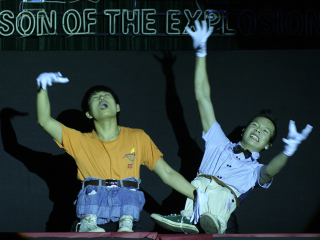 Lắm khi cả hai cùng chung thiệt hại