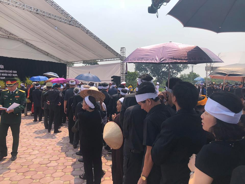 Lễ an táng nguyên Tổng Bí thư Đỗ Mười tại quê nhà ảnh 17