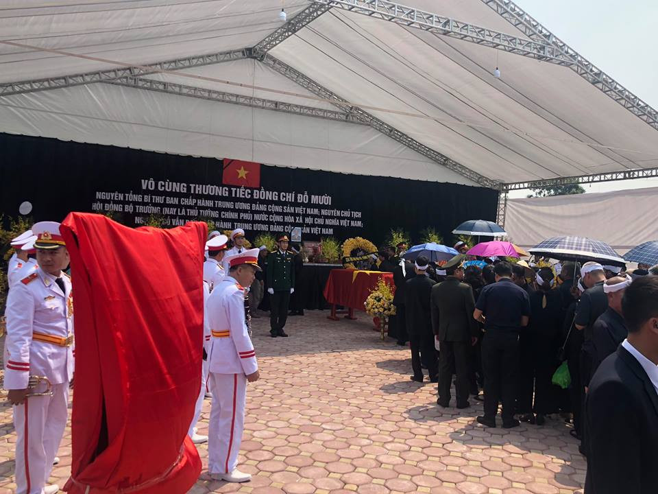 Lễ an táng nguyên Tổng Bí thư Đỗ Mười tại quê nhà ảnh 18