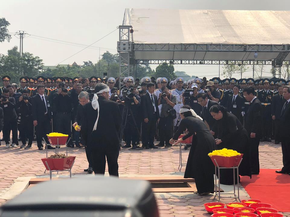 Lễ an táng nguyên Tổng Bí thư Đỗ Mười tại quê nhà ảnh 7