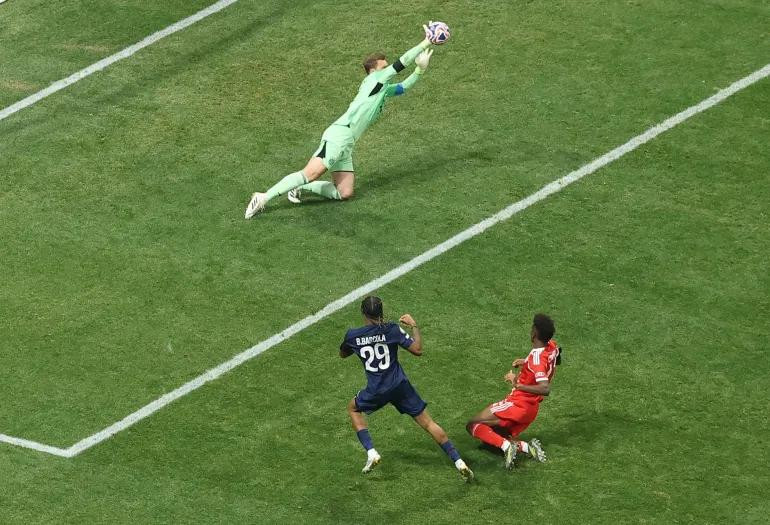 PSG đánh bại Bayern với 9 người trên sân ảnh 35