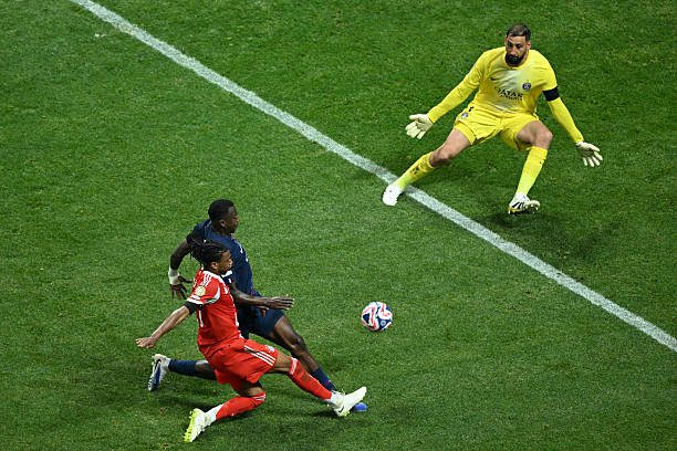 PSG đánh bại Bayern với 9 người trên sân ảnh 36