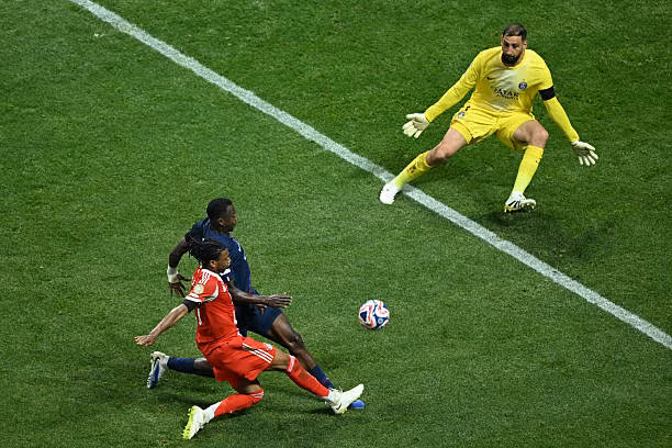 PSG đánh bại Bayern với 9 người trên sân ảnh 36