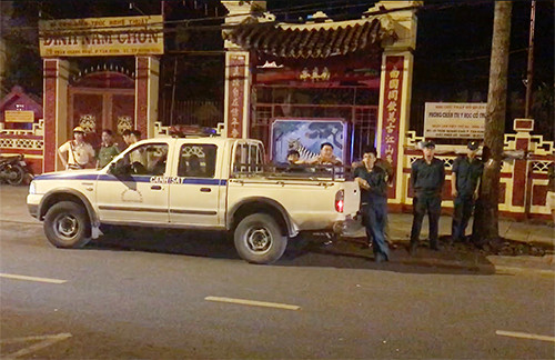 Cảnh sát bao vây nhà hàng ở Sài Gòn có tiếp viên bán dâm ảnh 1