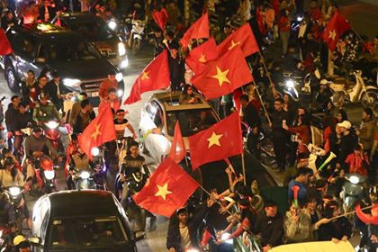 Đêm cuồng nhiệt với chức vô địch AFF Cup 2018 của tuyển Việt Nam ảnh 2