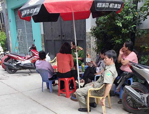 Nhà cô giáo viết đơn xin 'xã hội đen' tha để đi dạy được canh giữ ảnh 1