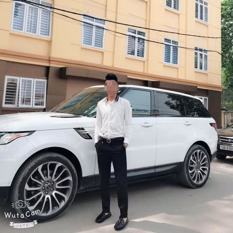 Nhóm côn đồ bịt mặt đi ô tô chém nát chân 9X ảnh 2