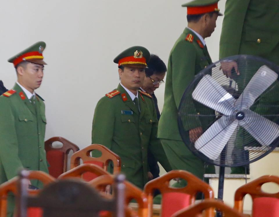 Vụ đánh bạc nghìn tỷ: 'Cần cách ly các bị cáo Vĩnh, Hóa khỏi xã hội' ảnh 20