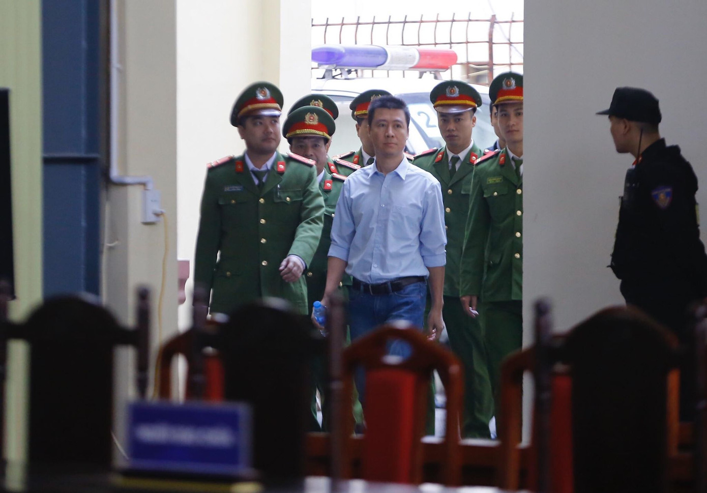 Vụ đánh bạc nghìn tỷ: 'Cần cách ly các bị cáo Vĩnh, Hóa khỏi xã hội' ảnh 21