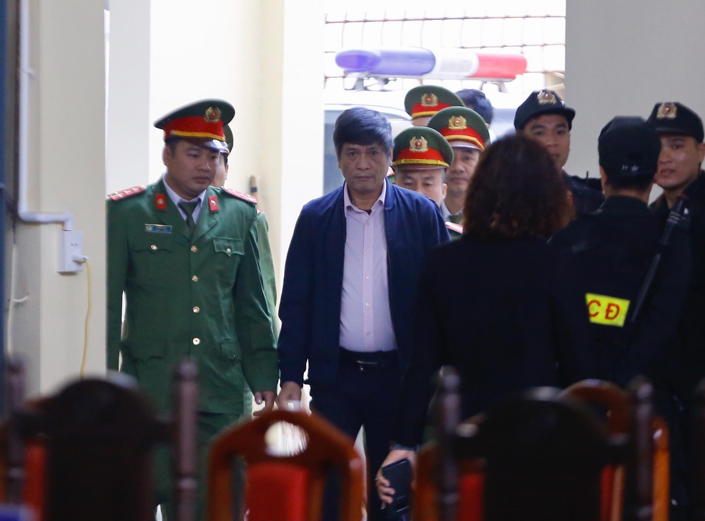 Vụ đánh bạc nghìn tỷ: 'Cần cách ly các bị cáo Vĩnh, Hóa khỏi xã hội' ảnh 19