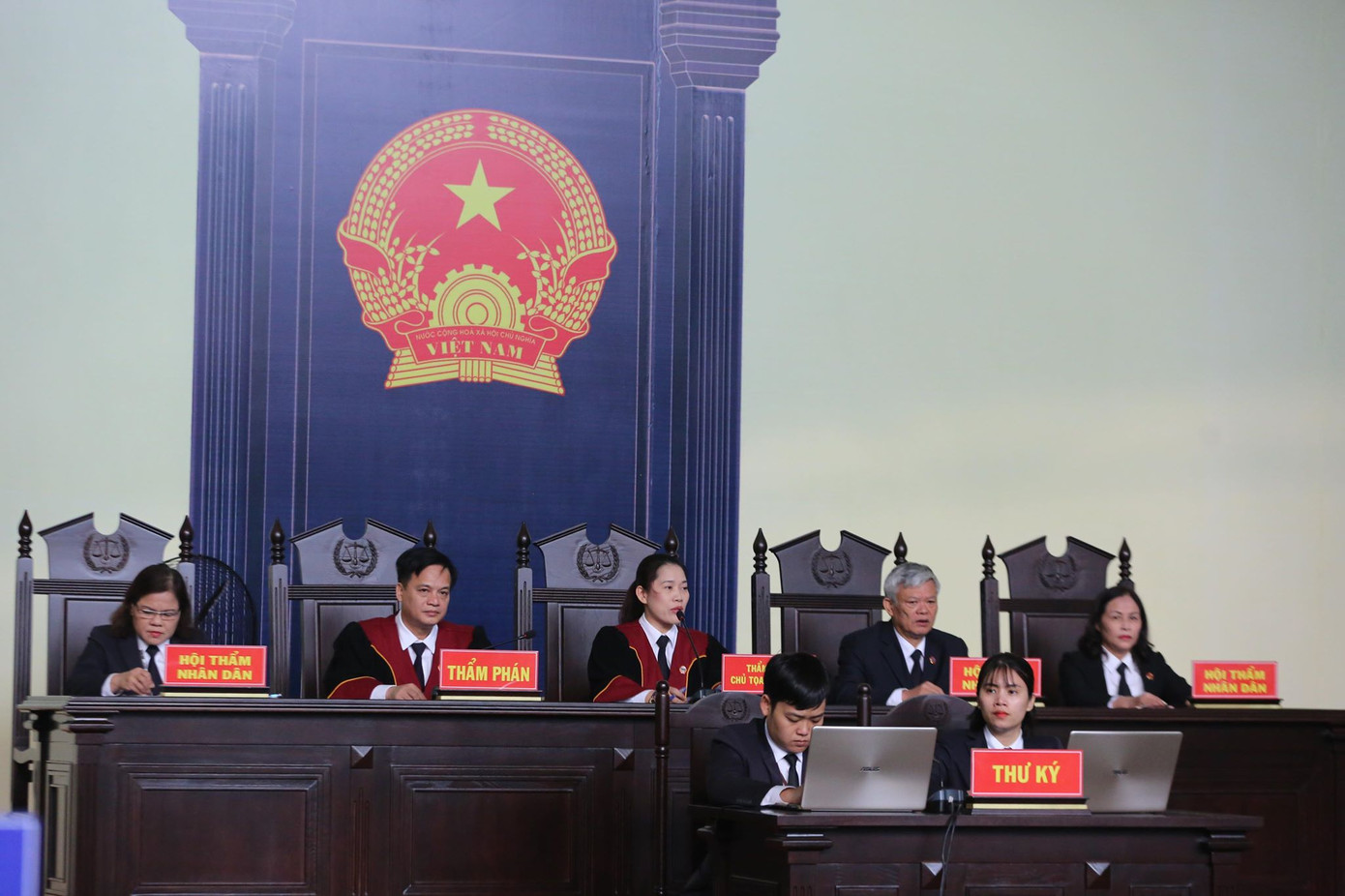 Vụ đánh bạc nghìn tỷ: 'Cần cách ly các bị cáo Vĩnh, Hóa khỏi xã hội' ảnh 4