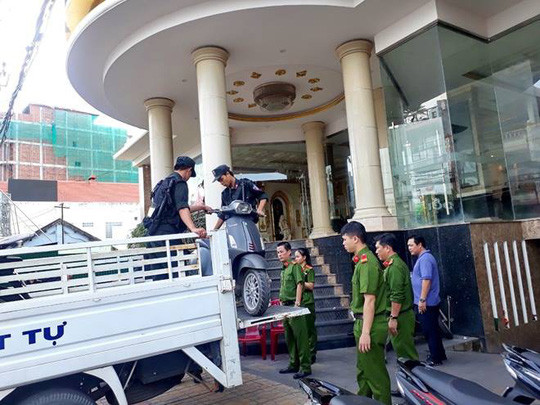 Đột kích quán karaoke Luxury, phát hiện 200 người sử dụng ma túy ảnh 3