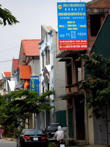 Quảng cáo của công ty vận tải xen chữ Trung Quốc