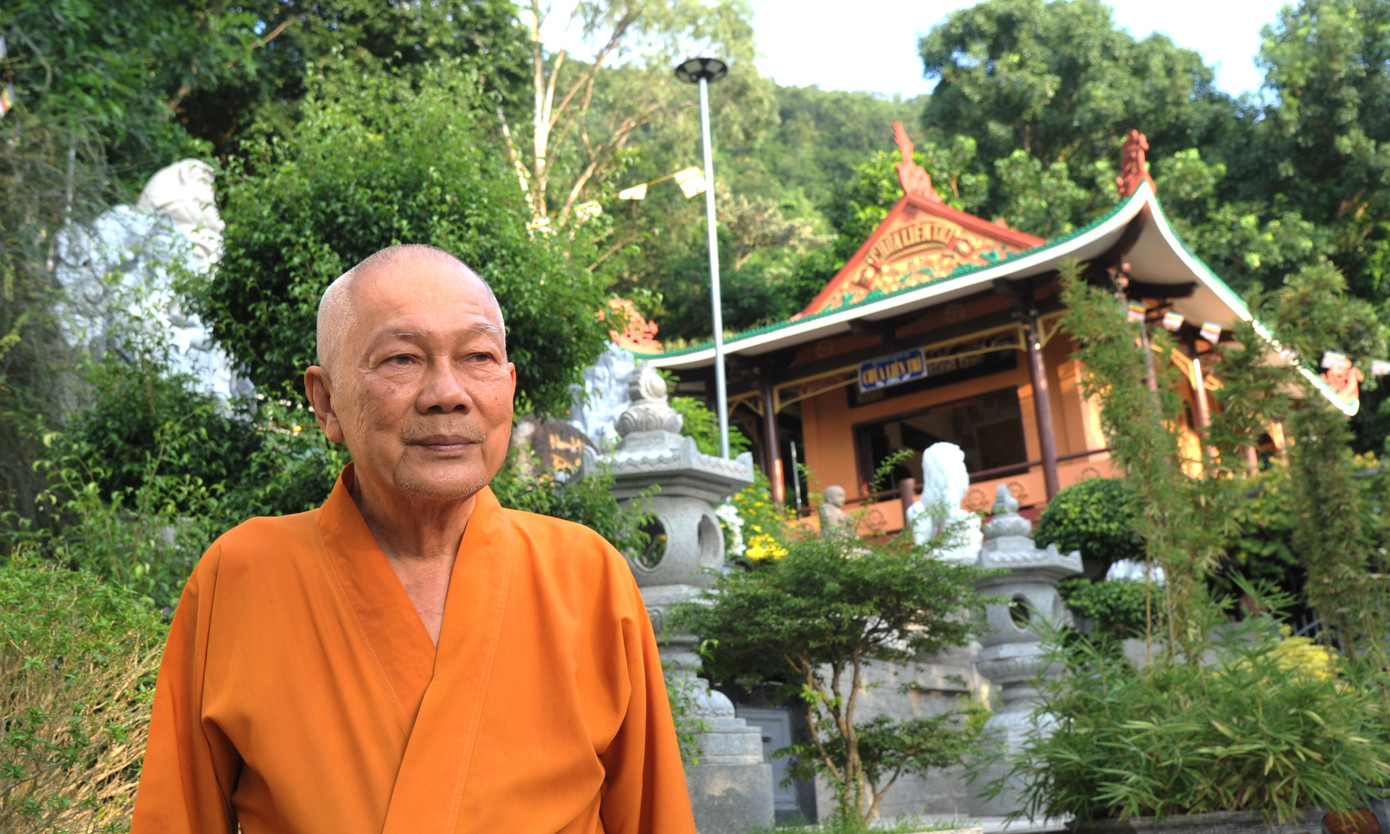 Sư trụ trì Linh Sơn Bửu Thiền tự - Hòa thượng Thích Pháp Huệ nói những ngày cuối đời sư bà Lê Thị Huệ rời Linh Sơn Bửu Thiền tự và không ai biết bà đã đi đâu và mất ở chỗ nào. Sư trụ trì Linh Sơn Bửu Thiền tự - Hòa thượng Thích Pháp Huệ nói những ngày cuối đời sư bà Lê Thị Huệ rời Linh Sơn Bửu Thiền tự và không ai biết bà đã đi đâu và mất ở chỗ nào.