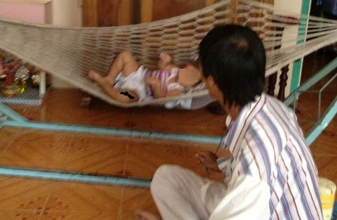 Đứa con hơn 1 tuổi với người chồng chưa kết hôn của chị M. Đứa con hơn 1 tuổi với người chồng chưa kết hôn của chị M