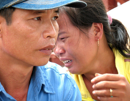 Hiện trường vụ sập nhịp dẫn cầu Cần Thơ cách đây 4 năm cướp đi sinh mạng hàng chục người. Xóm làng bên bờ sông Hậu chìm vào nỗi tang thương đến nay đã 4 năm vẫn khó quên. Ảnh: Thiên Chương