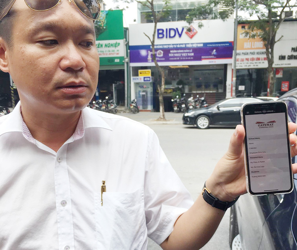 Bé trai tử vong trên xe đưa đón vì bị bỏ quên suốt 9 giờ đồng hồ ảnh 3 Bé trai tử vong trên xe đưa đón vì bị bỏ quên suốt 9 giờ đồng hồ ảnh 3