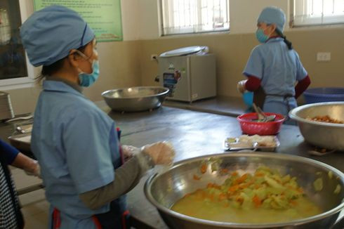 Bị tố bớt xén suất ăn học sinh: Hiệu trưởng nghi ngờ 'dựng chuyện' ảnh 1