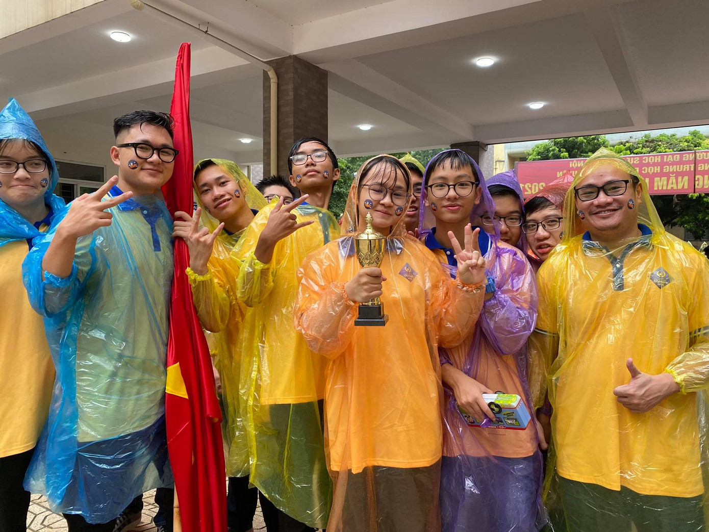 Nữ sinh Ninh Bình vô địch Đường lên đỉnh Olympia năm thứ 20 ảnh 25 Nữ sinh Ninh Bình vô địch Đường lên đỉnh Olympia năm thứ 20 ảnh 25