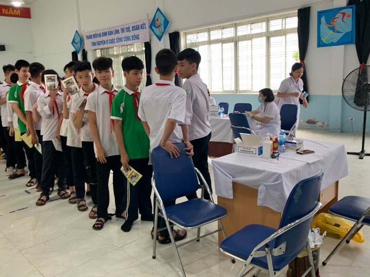 Khám sau nửa tháng cháy xưởng Rạng Đông: Có học sinh được đề nghị chuyển viện ảnh 6