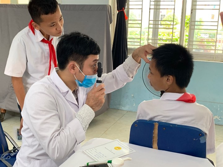 Khám sau nửa tháng cháy xưởng Rạng Đông: Có học sinh được đề nghị chuyển viện ảnh 3