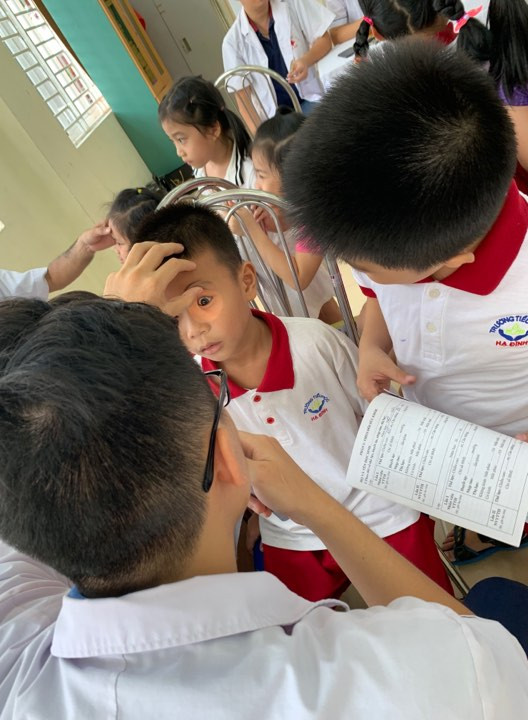 Khám sau nửa tháng cháy xưởng Rạng Đông: Có học sinh được đề nghị chuyển viện ảnh 5