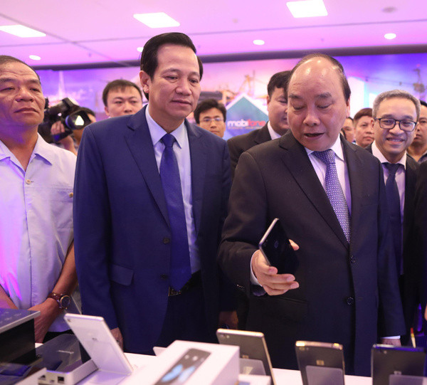 Bộ trưởng TTTT: Việt Nam phải sản xuất, đóng góp công nghệ cho thế giới ảnh 1