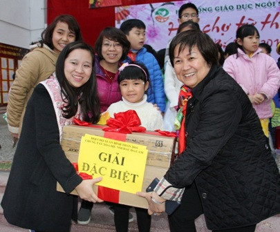 Nghìn học sinh tham gia hội chợ từ thiện ảnh 9