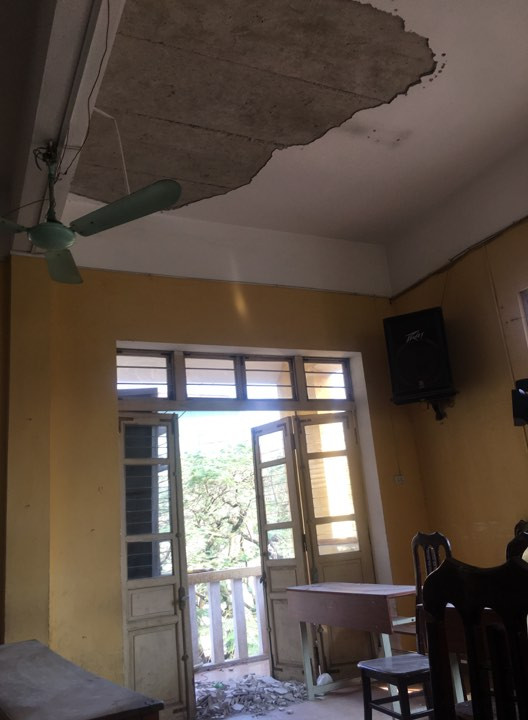 Học sinh bàng hoàng kể giây phút sập vữa trần nhiều người nhập viện ảnh 1