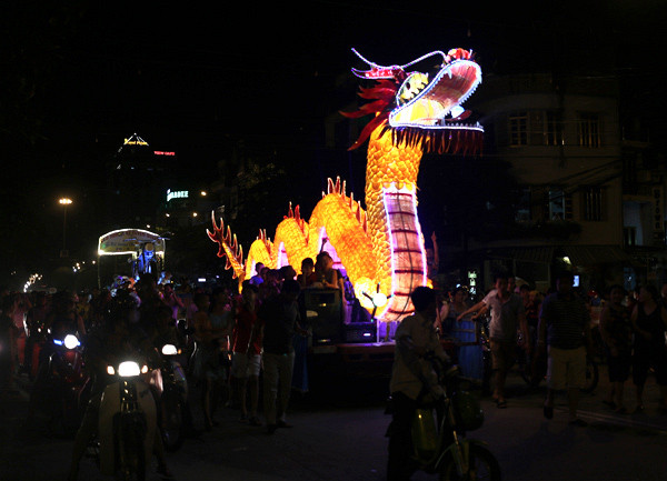 Thưởng thức bữa tiệc đèn lồng khổng lồ xứ Tuyên ảnh 8