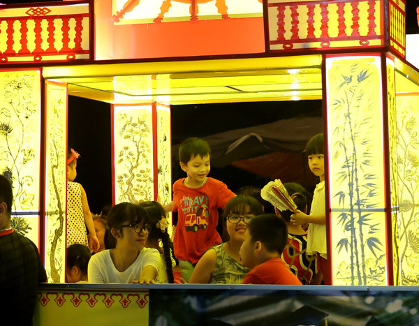 Thưởng thức bữa tiệc đèn lồng khổng lồ xứ Tuyên ảnh 5