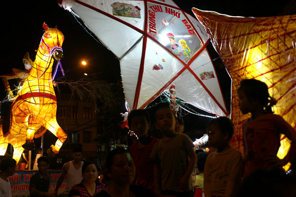 Thưởng thức bữa tiệc đèn lồng khổng lồ xứ Tuyên ảnh 10
