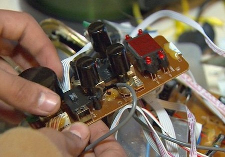 Nhà đồng sáng lập Apple từng ngồi tù vì... chế tạo bom giả ảnh 1