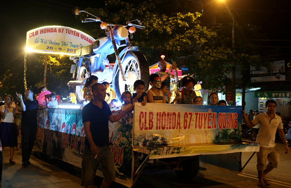 Thưởng thức bữa tiệc đèn lồng khổng lồ xứ Tuyên ảnh 17