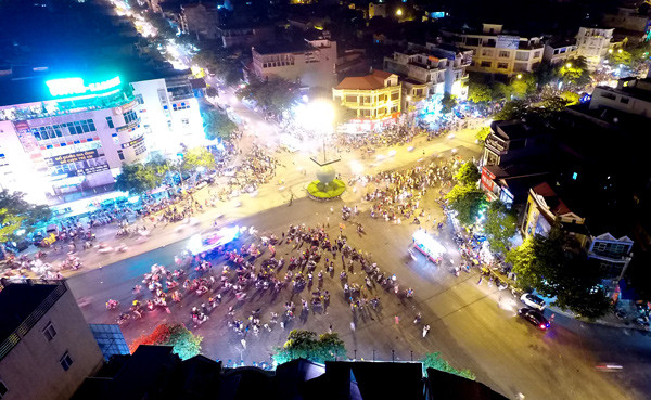 Thưởng thức bữa tiệc đèn lồng khổng lồ xứ Tuyên ảnh 12