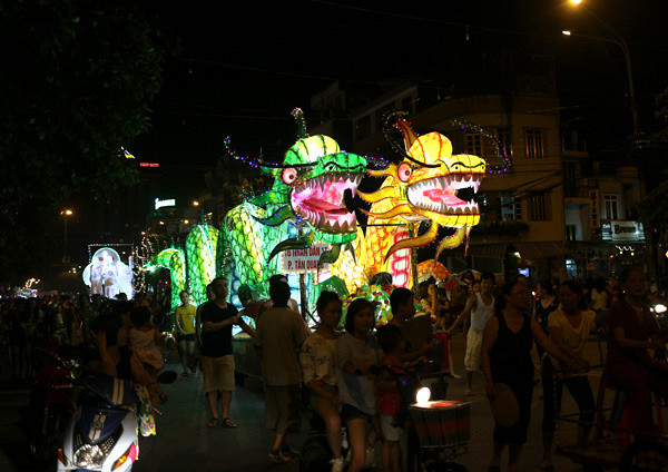 Thưởng thức bữa tiệc đèn lồng khổng lồ xứ Tuyên ảnh 7