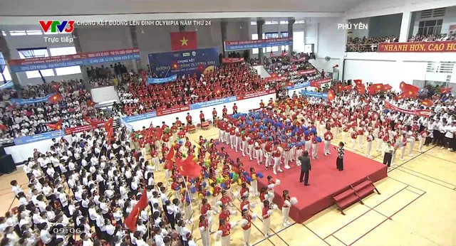 Vì lý do thời tiết tại Phú Yên không được thuận lợi, điểm cầu đặt tại quảng trường Tháp Nghinh Phong đã phải chuyển sang nhà thi đấu Lê Trung Kiên.