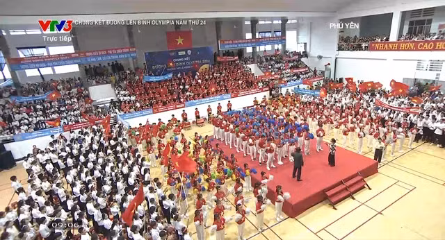 Vì lý do thời tiết tại Phú Yên không được thuận lợi, điểm cầu đặt tại quảng trường Tháp Nghinh Phong đã phải chuyển sang nhà thi đấu Lê Trung Kiên.