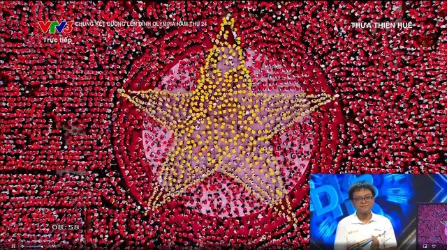 Khung cảnh hoành tráng tại điểm cầu Thừa Thiên Huế khiến ai cũng trầm trồ.